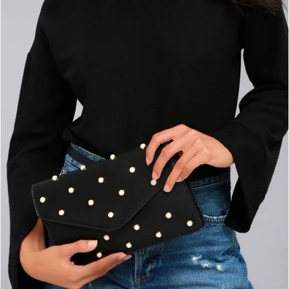 New Lulus Womens Black Leather Classic Chain Strap Clutch Envelope Wallet NWT - Picture 1 of 8